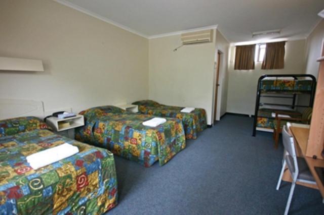 Motel Red Cedars Canberra