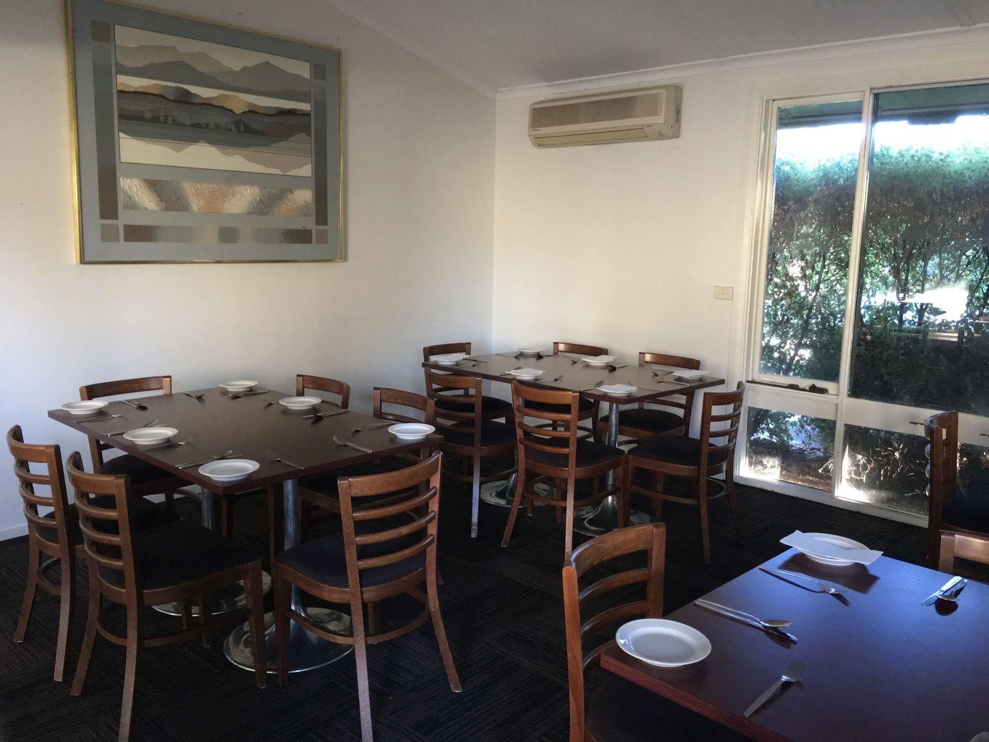 Red Cedars 3* Canberra