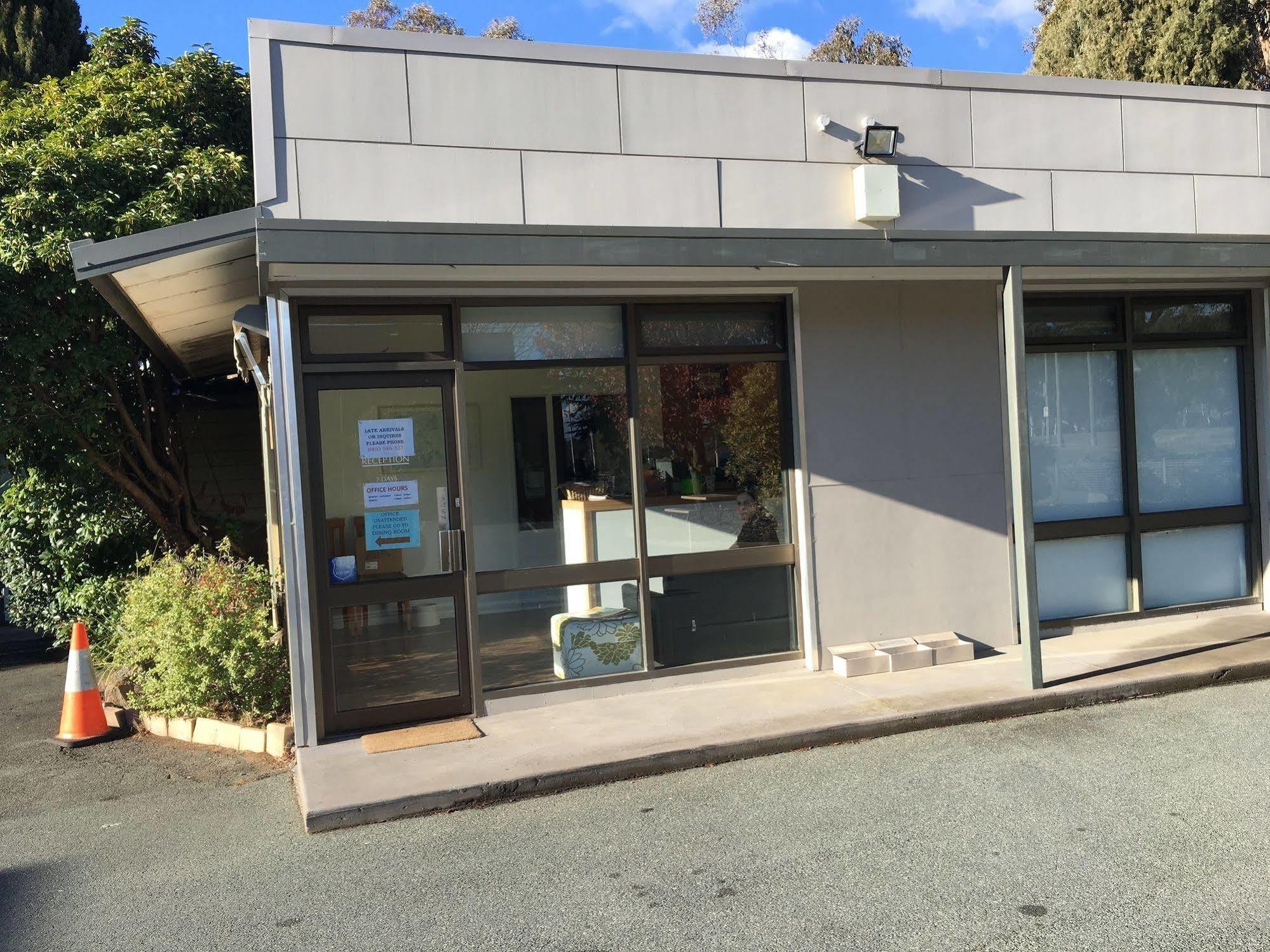 Red Cedars Motel Canberra