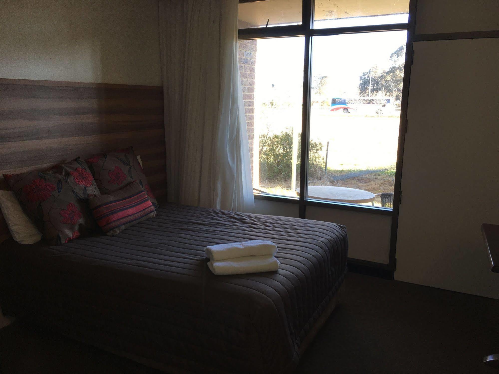 Motel Red Cedars